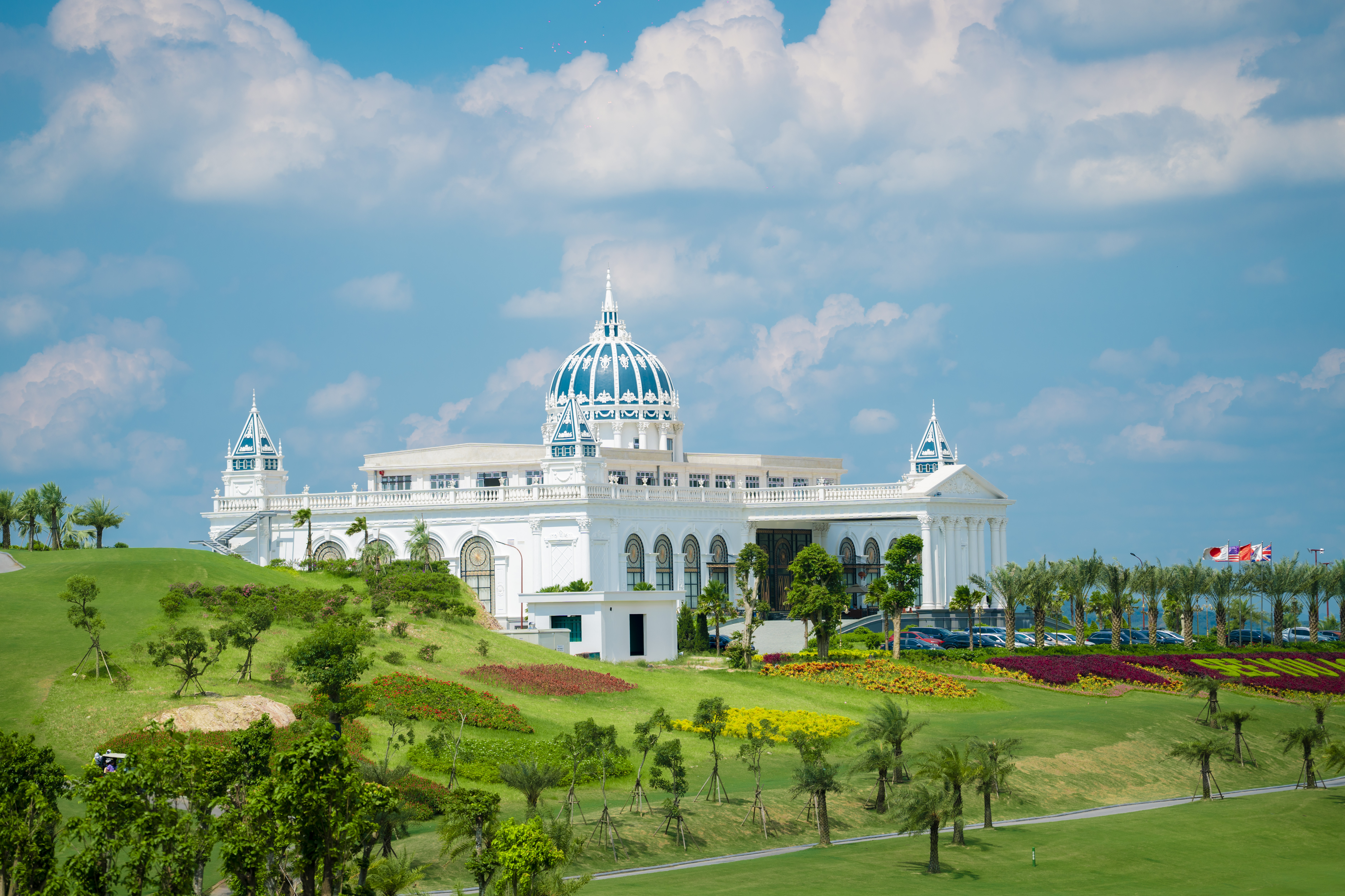 GIỚI THIỆU